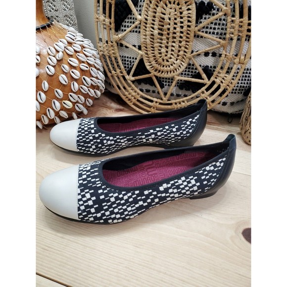 Munro Henlee Ballet Dress Flats Shoes Cap Toe Black Cream Check Women's 10W EUC - Picture 3 of 13